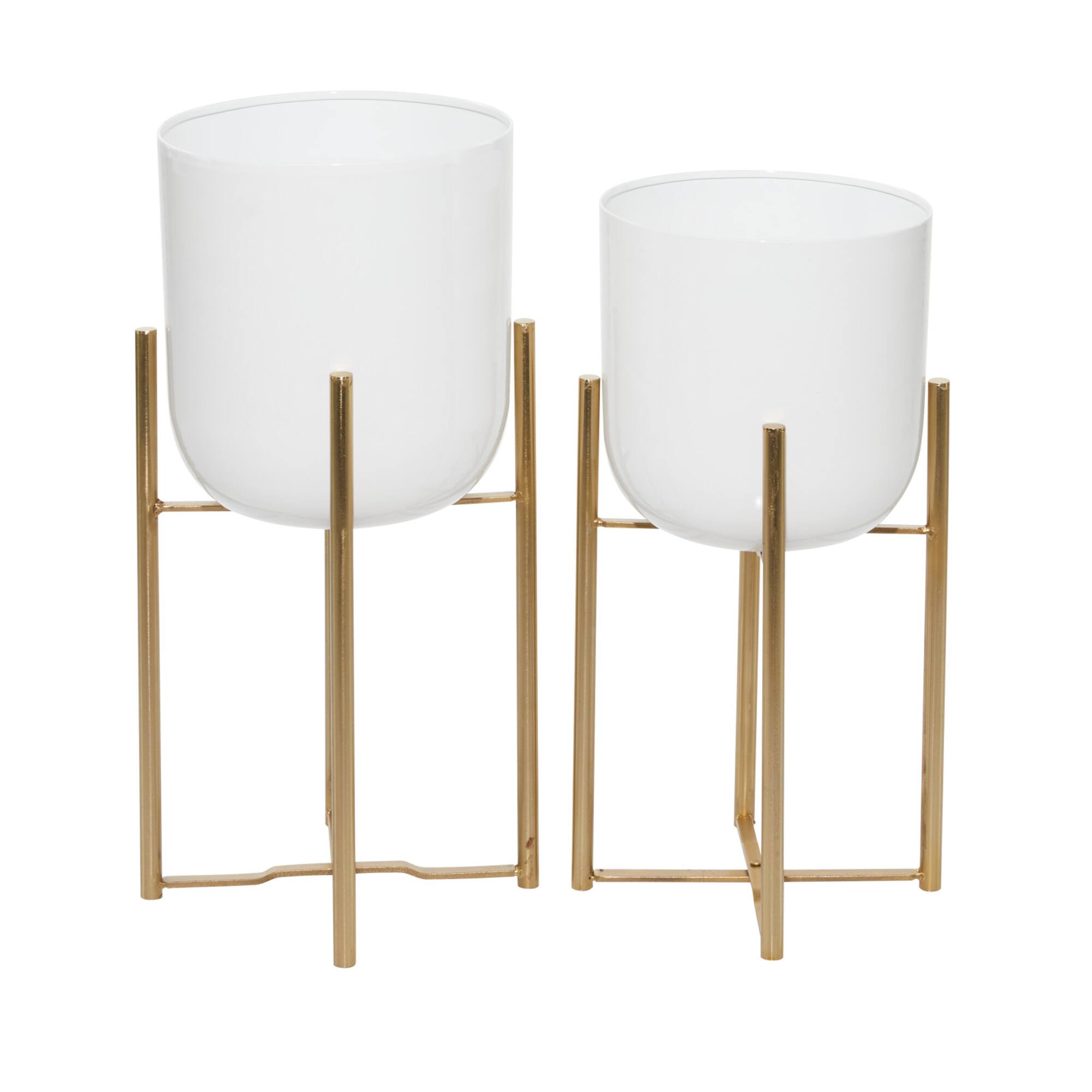 CosmoLiving by Cosmopolitan Set of 2 White Metal Contemporary Planter, 20", 22"